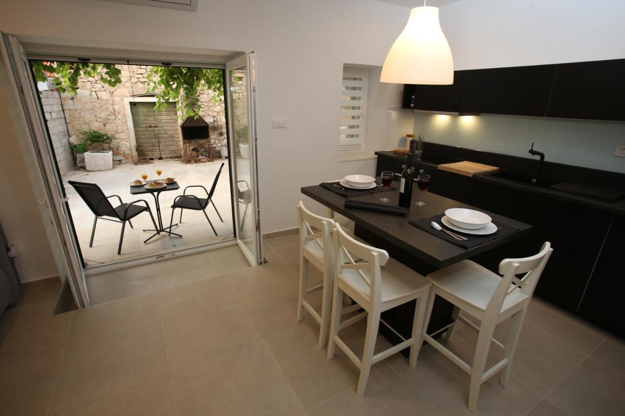 Apartmani Tri Bunje Tribalj Екстериор снимка